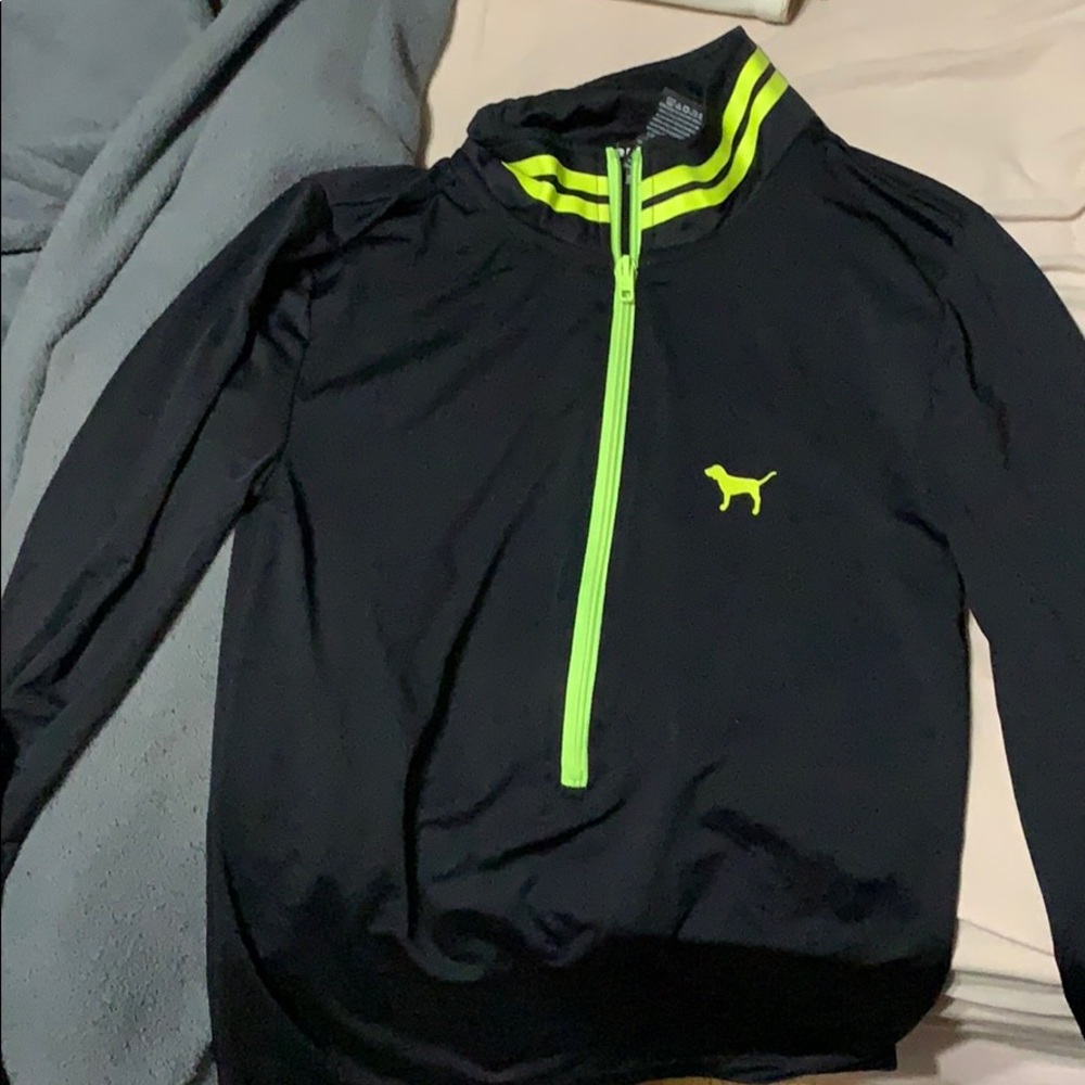 Half zip pull over